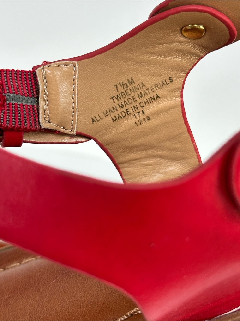 Tommy Hilfiger Thong T-Strap Open Toe Buckle Closure Red Sandal Women’s Size 7.5 - Picture 13 of 15